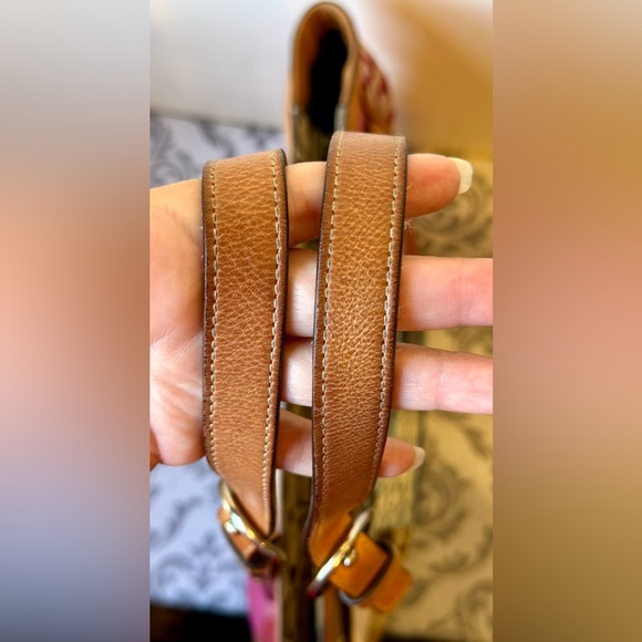 Beautiful Coach Tote Purse WITH Matching Wallet - Picture 5 of 15